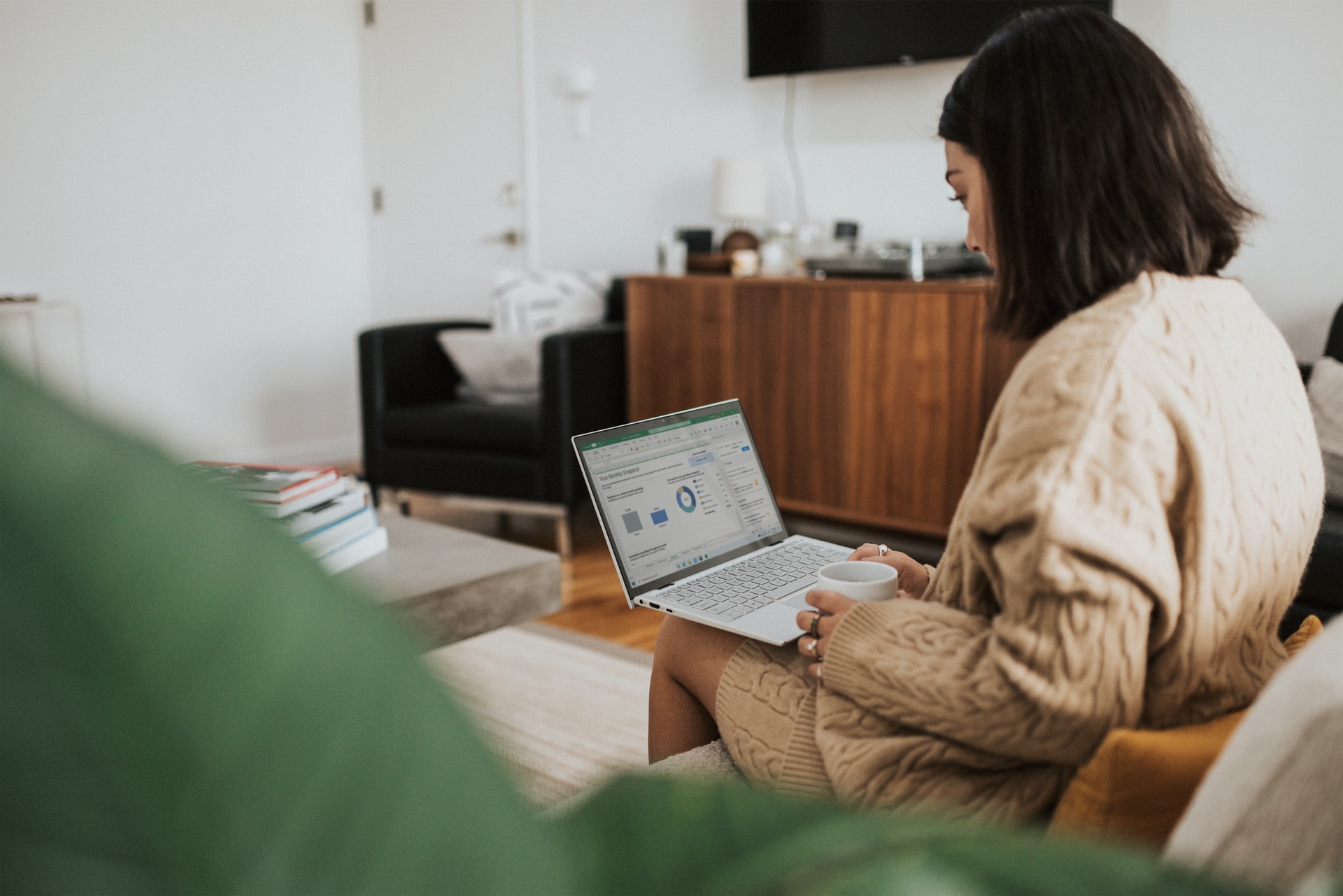 Media pitch vs press release - Prowly Magazine